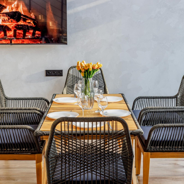 Кофейный комплект мебели Royal Family CHLOE (стол, кресла) цвет коньяк